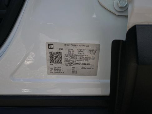 Used 2023 Chevrolet Traverse LT w/ LPO, Floor Liner Package image 25