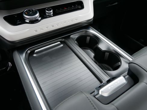 New 2026 Ford Expedition Active AWD/4WD image 10