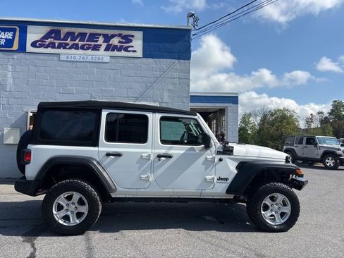Used 2023 Jeep Wrangler Sport S image 5