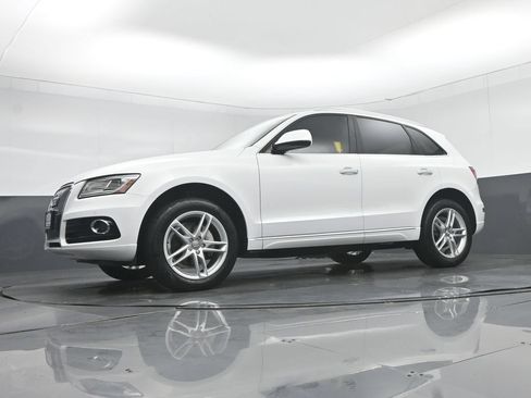 Used 2017 Audi Q5 2.0T Premium Plus w/ Technology Package AWD/4WD image 58