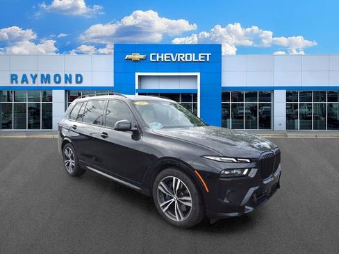 Used 2025 BMW X7 xDrive40i w/ M Sport Package AWD/4WD image 10