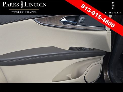 Certified 2019 Lincoln Nautilus Select image 16