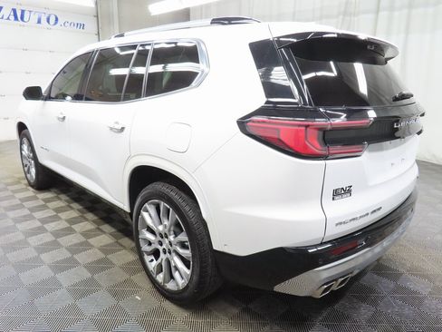 Used 2025 GMC Acadia Denali image 5