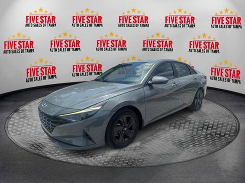 Used 2022 Hyundai Elantra SEL FWD image 3