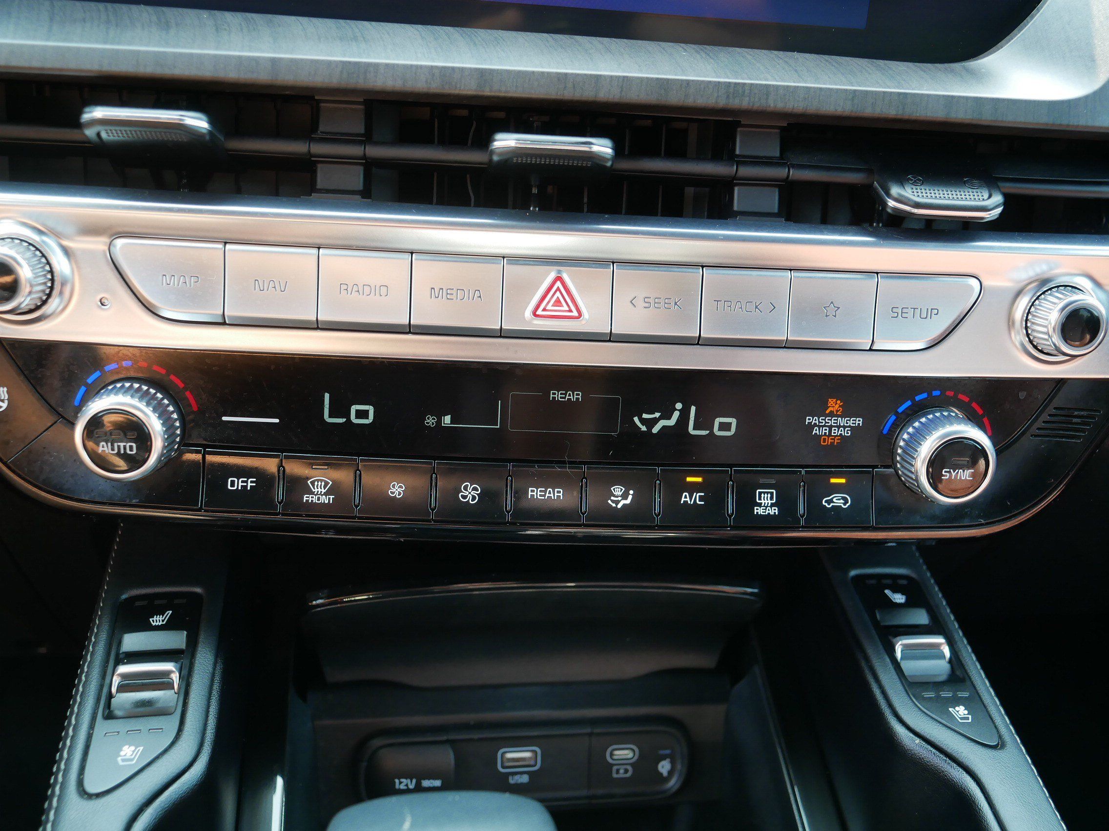 Certified 2024 Kia Telluride SX w/ Towing Package AWD/4WD image 21
