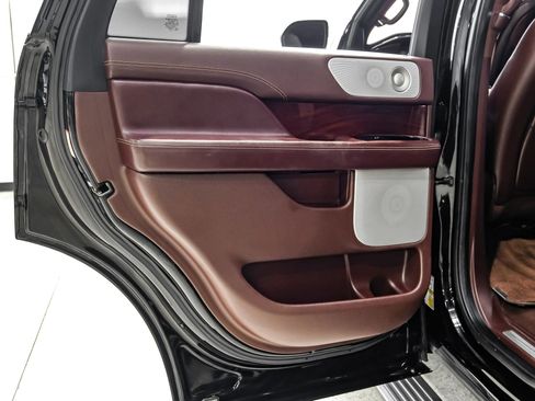 Used 2018 Lincoln Navigator Black Label w/ Cargo Package AWD/4WD image 66