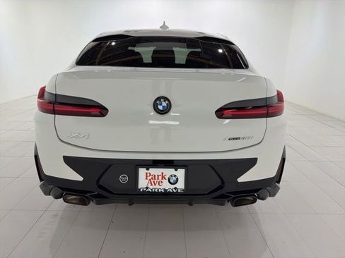 Used 2025 BMW X4 xDrive30i w/ Premium Package AWD/4WD image 4