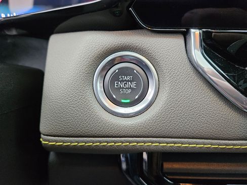 Used 2024 Chevrolet Colorado ZR2 w/ Technology Package image 20