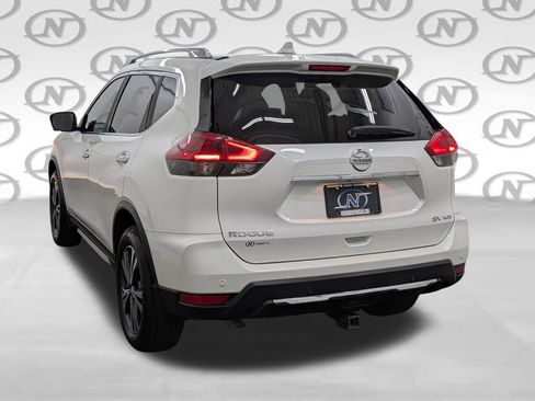 Used 2019 Nissan Rogue SV AWD/4WD image 18