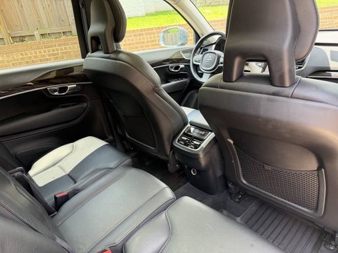 Used 2018 Volvo XC90 T6 Momentum w/ Convenience Package AWD/4WD image 14