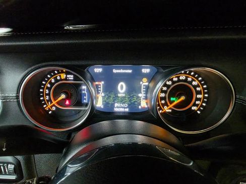 Used 2020 Jeep Gladiator Overland w/ LED Lighting Group AWD/4WD image 29