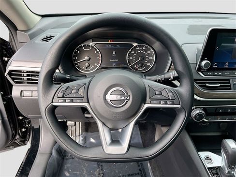 New 2025 Nissan Altima 2.5 SV image 9