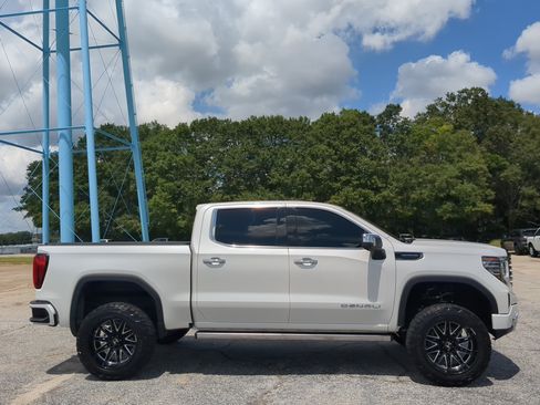 Used 2022 GMC Sierra 1500 Denali Ultimate AWD/4WD image 1