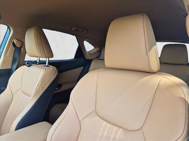 Used 2024 Lexus NX 250 FWD w/ Towing Package (2000 Lbs) image 5
