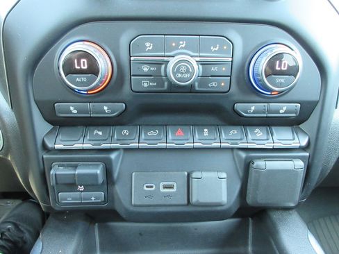 Certified 2021 Chevrolet Silverado 1500 LT Trail Boss w/ Convenience Package II AWD/4WD image 34