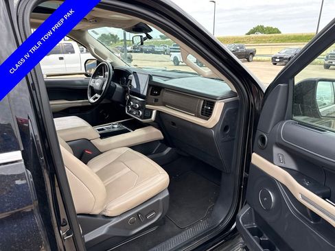 Used 2024 Ford Expedition Limited RWD image 16