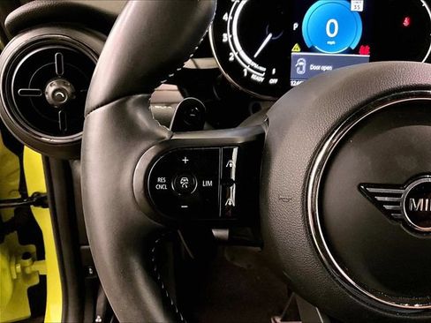 Used 2022 MINI Cooper S w/ Driver Assistance Package FWD image 17