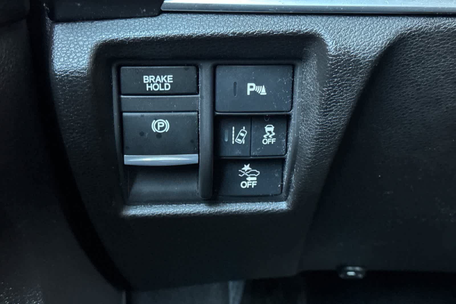 Used 2020 Acura MDX w/ Technology Package AWD/4WD image 32