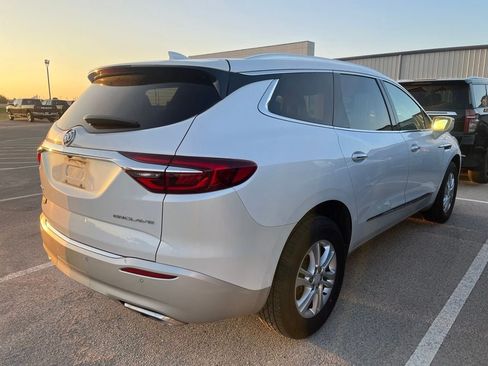 Used 2018 Buick Enclave Essence FWD image 5
