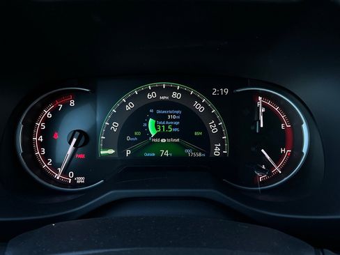 Used 2025 Toyota RAV4 XLE image 38