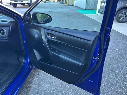 Used 2017 Toyota Corolla LE image 12