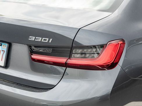 Used 2021 BMW 330i xDrive Sedan w/ Convenience Package image 3