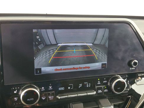 Used 2023 Toyota Highlander Limited FWD image 40
