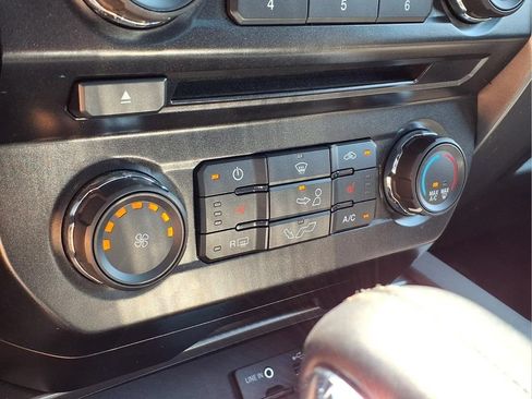 Used 2015 Ford F150 XLT w/ Equipment Group 302A Luxury AWD/4WD image 21