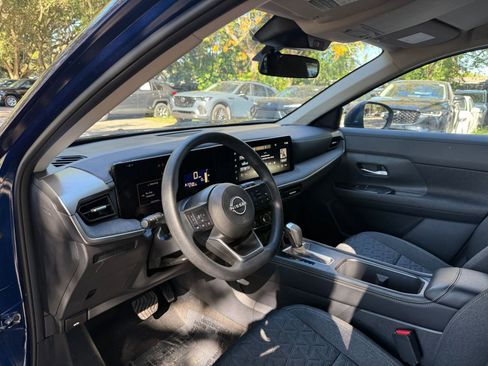 Used 2025 Nissan Kicks SV image 28