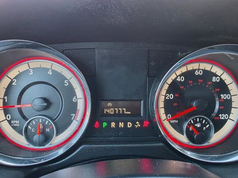 Used 2019 Dodge Grand Caravan SXT FWD image 24