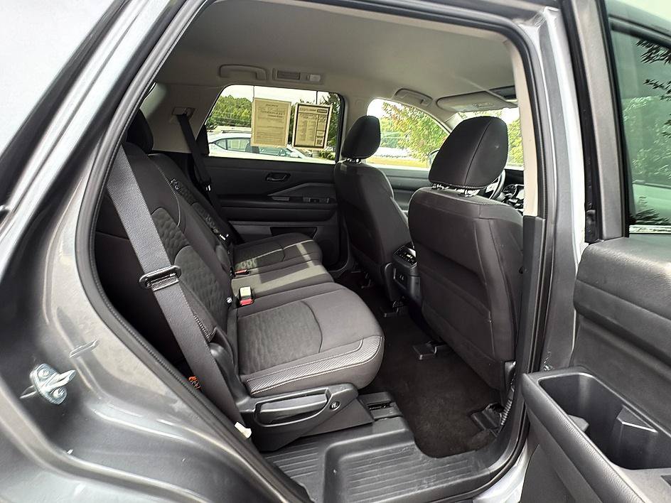 Certified 2025 Nissan Pathfinder SV FWD image 22