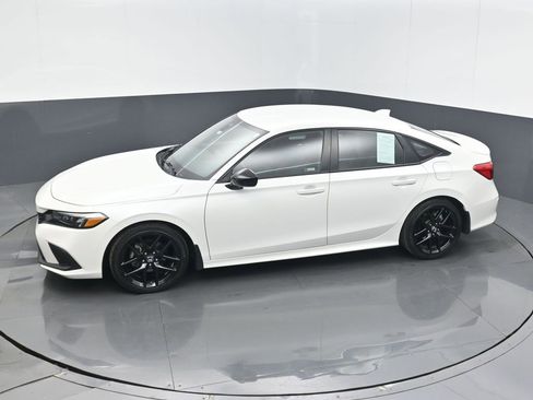 Certified 2024 Honda Civic Sport image 12