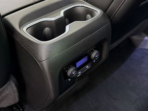 Used 2024 Chevrolet Traverse RS image 30