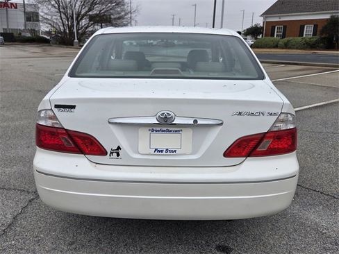Used 2003 Toyota Avalon XLS image 10