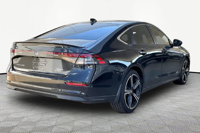 Used 2025 Honda Accord Sport image 5