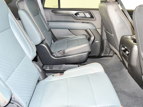 Used 2025 GMC Yukon AT4 AWD/4WD image 48
