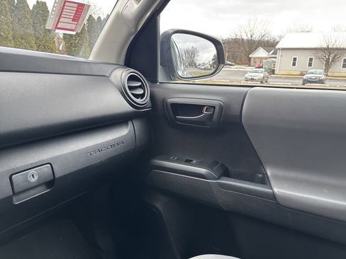 Used 2021 Toyota Tacoma SR image 22
