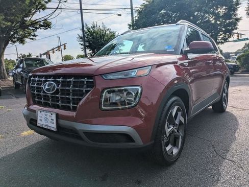 Certified 2026 Hyundai Venue SEL FWD image 8