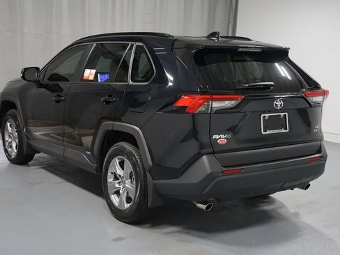 Certified 2025 Toyota RAV4 LE AWD/4WD image 6
