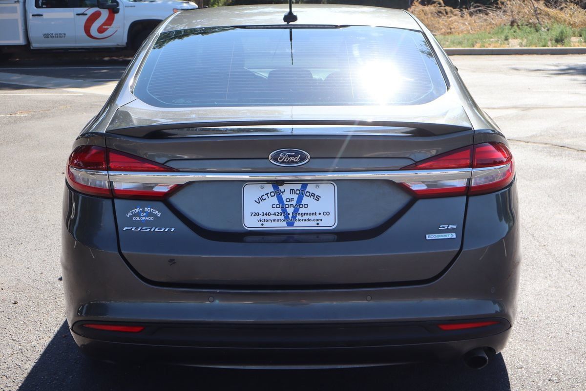 Used 2018 Ford Fusion SE w/ Equipment Group 201A FWD image 6