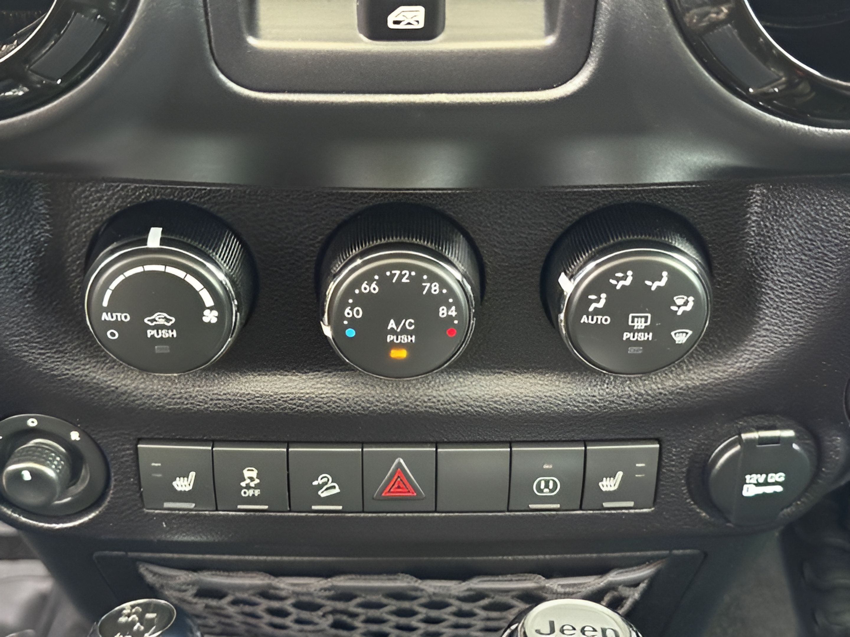 Used 2017 Jeep Wrangler Unlimited Sahara AWD/4WD image 23