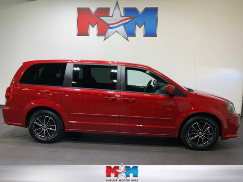 Used 2016 Dodge Grand Caravan R/T image 1