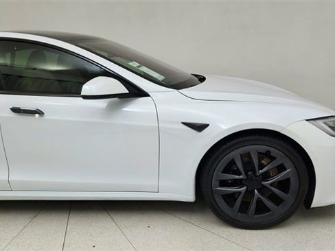 Used 2021 Tesla Model S Plaid image 7