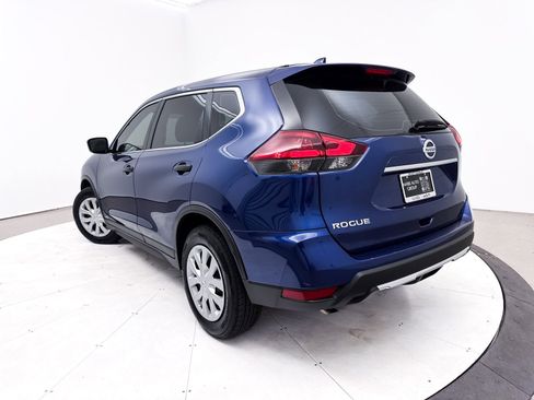 Used 2020 Nissan Rogue S image 2