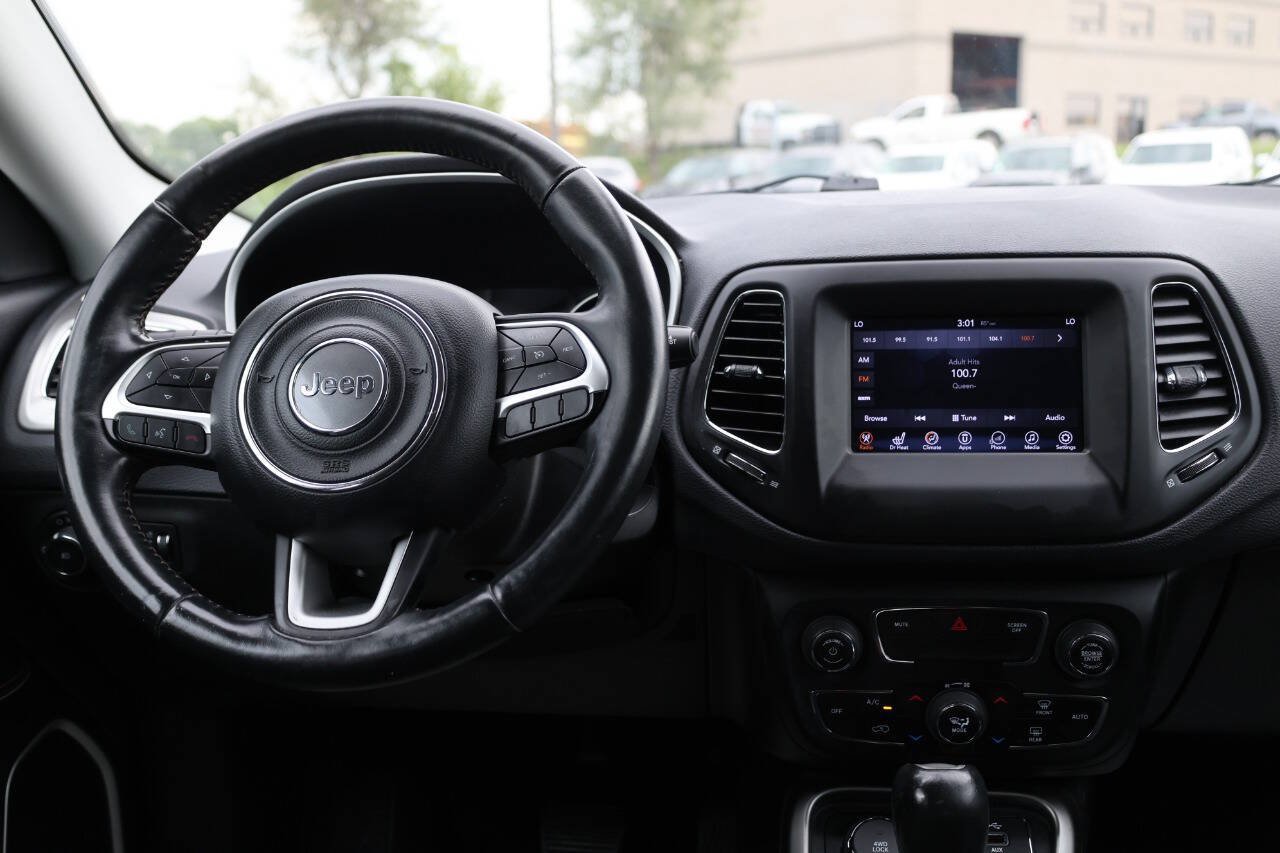Used 2017 Jeep Compass Latitude w/ Popular Equipment Group AWD/4WD image 23