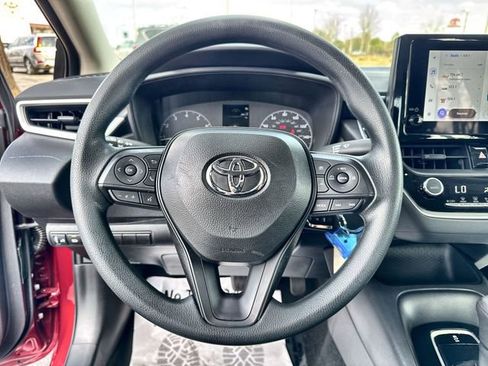 Used 2023 Toyota Corolla LE image 23