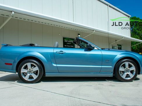 Used 2007 Ford Mustang GT RWD image 7