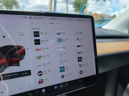 Used 2020 Tesla Model Y Long Range AWD/4WD image 12