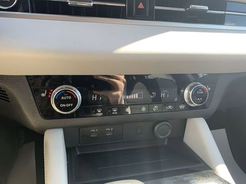 Used 2025 Mitsubishi Outlander SE image 20