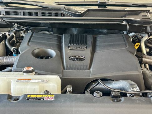 Used 2023 Toyota Tundra Platinum AWD/4WD image 27